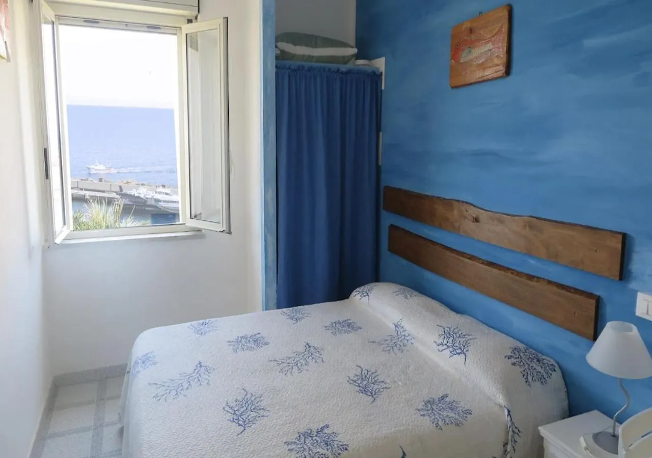 Апартаменты Cottage Sul Mare Устика Италия