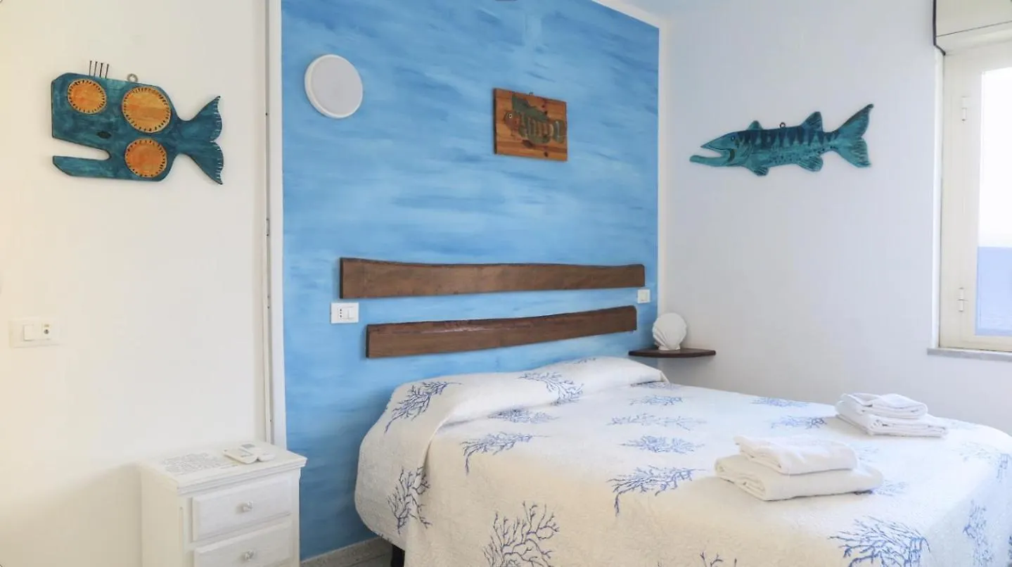 Cottage Sul Mare Устика