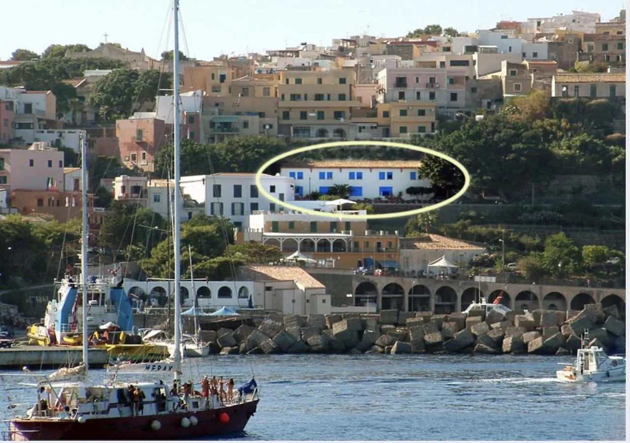 Cottage Sul Mare Устика