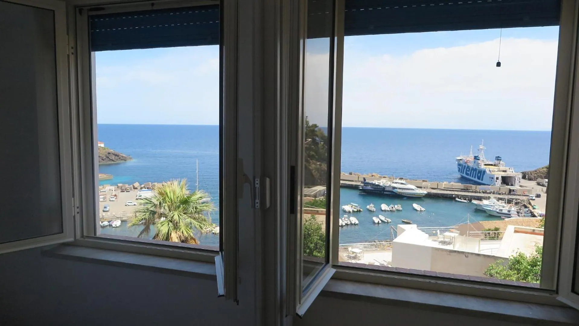 Cottage Sul Mare Устика 0*,  Италия