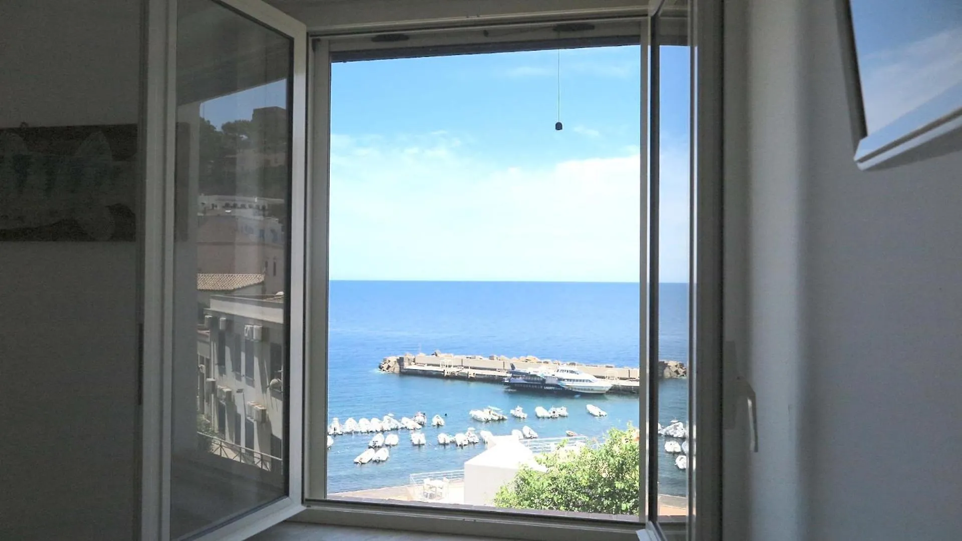 Апартаменты Cottage Sul Mare Устика Италия