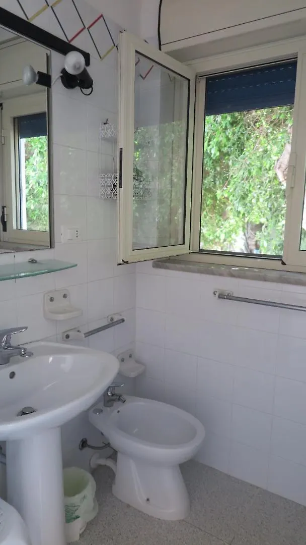 Cottage Sul Mare Устика Апартаменты